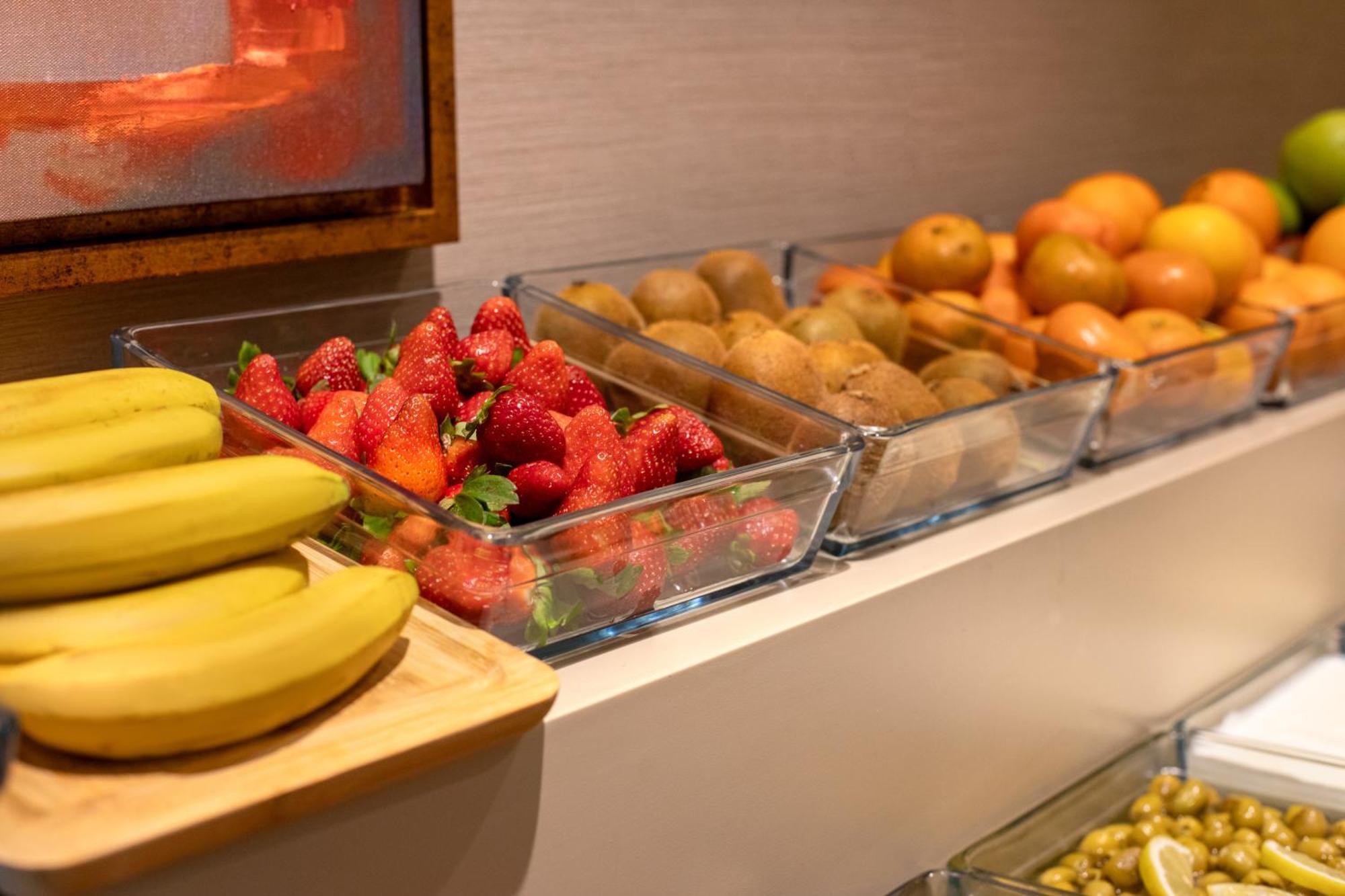 Bentley Hotel Old City-Special Class اسطنبول المظهر الخارجي الصورة Fruit at a buffet