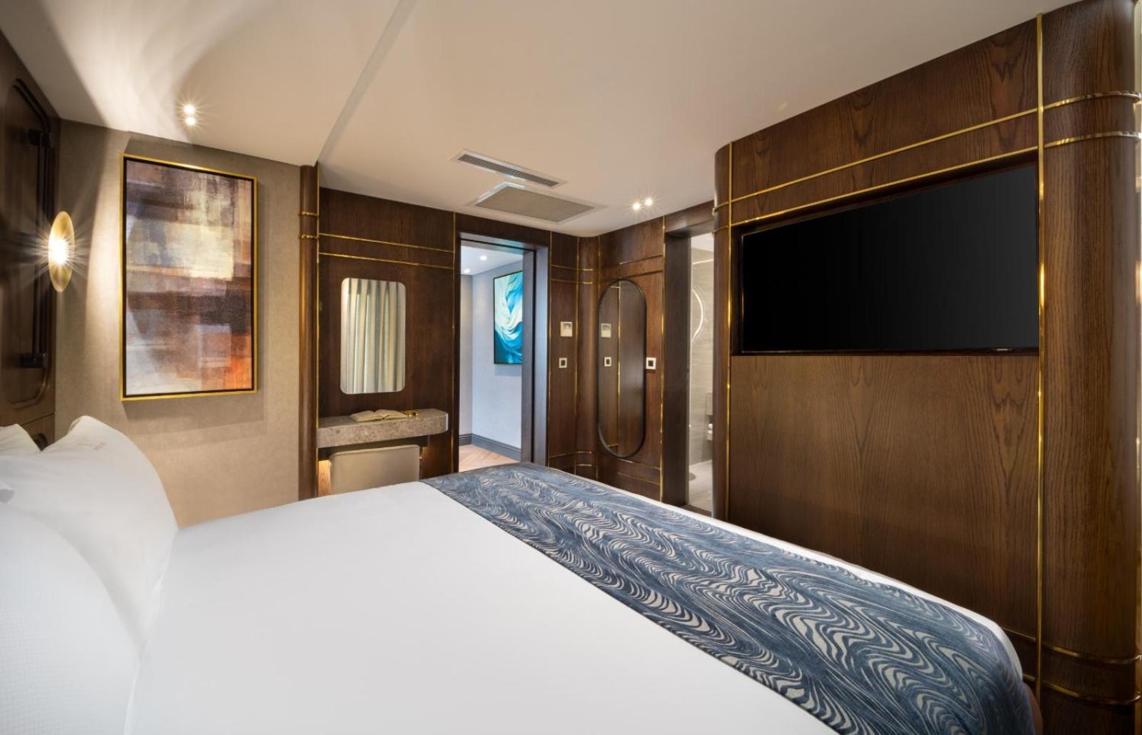 Bentley Hotel Old City-Special Class اسطنبول المظهر الخارجي الصورة The bedroom of the Royal Suite